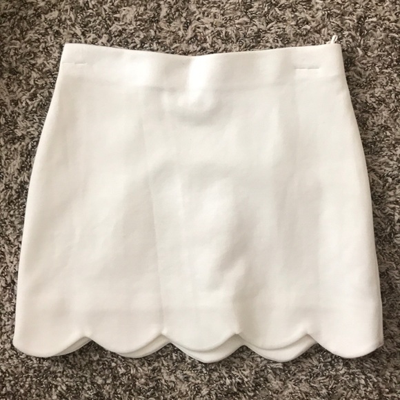 Topshop Dresses & Skirts - Topshop White Scallop mini skirt